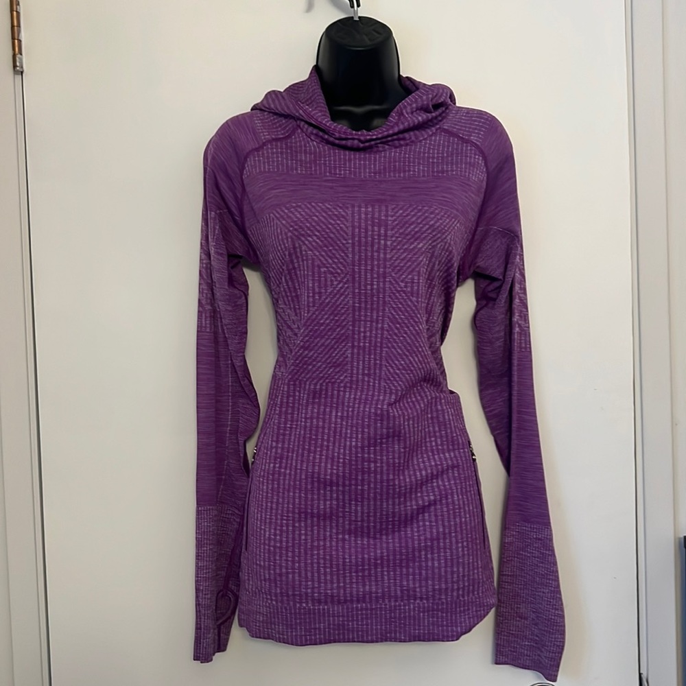 Lululemon top